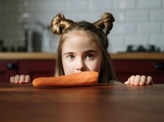 Dlaczego dzieci ukrywają choroby? Sygnały, które każdy rodzic powinien znać