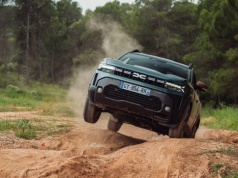 Ostatnie sztuki promocyjnych samochodów w salonach Dacia. Wszystkie promocje Dacii. Duster z rabatem do 18.000 zł, Bigster do 17.000 zł i 7 lat gwarancji