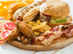 Koniec z „szynką roślinną” i „stekiem z tofu”. Unia Europejska uderza w producentów żywności wege