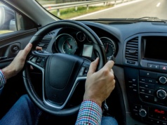 Zasada 100 stopni przez 30 minut. Uratuje silnik przed drogą awarią