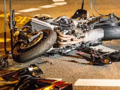 Poważny wypadek koło Włoszczowy. Motocyklista walczy o życie