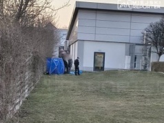 Zwłoki mężczyzny w zaroślach na tyłach sklepu na Białołęce