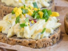 W weekendy często robię tę szybką pastę. Ma dużo białka i dobrze działa na jelita