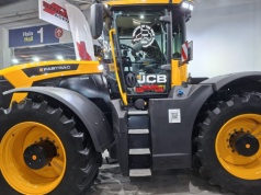 JCB Fastrac 6300. Oto ciągnik z kagańcem, bo jest za szybki. Ile kosztuje ten bolid?