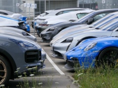Rozbudują parking przy lotnisku. Będzie gdzie zostawić samochód