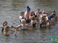 Opalanie i morsowanie nad Wartą w Sieradzu. Sezon zbliża się do końca