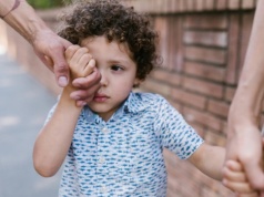 Chcieliśmy dać dzieciom wszystko. Niechcący zabraliśmy im najważniejszą umiejętność