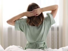 Zaczynasz tak dzień? To może po cichu szkodzić twoim nerkom