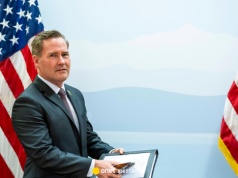 "Zachęcamy, a nawet żądamy". Ostre słowa ambasadora USA w sprawie Cieśniny Ormuz