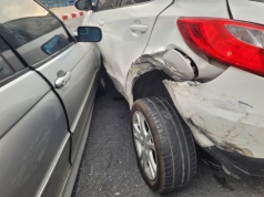 Zwężenie drogi z dwóch pasów do jednego. Kto ma pierwszeństwo?