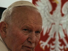 Koniec ubeckich kłamstw! Archiwa miażdżą medialny atak na Jana Pawła II*