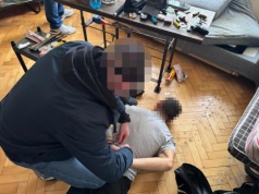 Sprawca ostrzelania budynku aresztowany. „Strzelał do gołębi”