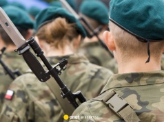 Polacy podzieleni w sprawie unijnego programu SAFE