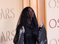 Żałobny welon na gali Oscarów 2026? Stylizacja reżyserki „Hamneta” Chloé Zhao podzieliła widzów