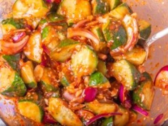 Zamiast mizerii, do obiadu dodaję koreańską surówkę. Lekko pikantna, podkręci każde danie