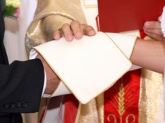 Wyznała księdzu, że mieszka bez ślubu z partnerem. "Zapadła cisza"