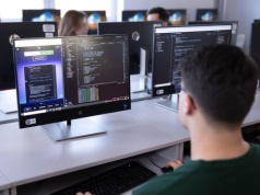 Dlaczego warto zrobić „magisterkę” z informatyki we WSIiZ?