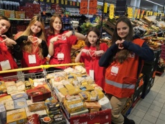 „Tak. Pomagam!” – zbiórka żywności, czyli przedświąteczny gest solidarności