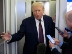 "NATO czeka zła przyszłość, jeśli...". Co mówił Trump na pokładzie Air Force One?