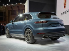 Porsche nie skreśla spalinowego Cayenne. Nowe prototypy już na drogach