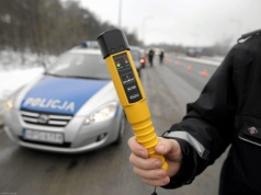 Nauczyciel "pod wpływem" prowadził lekcje. "Wrócił do szkoły w asyście policji"