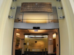 Służby MSWiA dostaną 300 mln zł