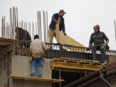 Rynek pracy – w Krakowie więcej firm i zatrudnionych, bezrobocie na stałym poziomie i wyższe wynagrodzenia