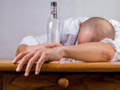 Kompletnie pijani rodzice opiekowali się swoimi dziećmi!