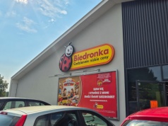 Biedronka rekrutuje młodych. Zarobią ponad 9 tys. zł na start