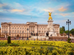 Praca w Pałacu Buckingham – bez doświadczenia i z zakwaterowaniem