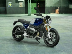 BMW R 12 nineT 2026 – neoklasyk z wyglądu, roadster na drodze