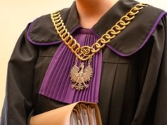 Tajemnicza śmierć rolnika z Kosakowa. Sąd decyduje ws. śledztwa