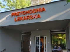 Przychodnie bez umów z NFZ? Lekarze alarmują o ryzyku dla pacjentów