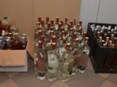 Bimbrownia koło Nowej Soli zlikwidowana. 136 litrów alkoholu już czekało na sprzedaż