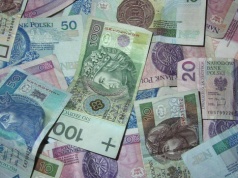 Szukają kilku osób do pracy. Zarobki mogą sięgnąć 10,5 tys. zł brutto, rekrutacja trwa