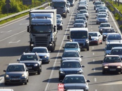 Tego wina, co nie zna zasad jazdy na suwak. Polscy kierowcy wciąż się w tym gubią