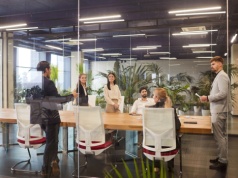 „Miły szef” ma problem. Nagłe stawianie granic może być źle odebrane przez zespół