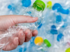 Recykling w służbie medycyny. Lek z plastikowych butelek PET