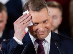 W PiS mówią, że Czarnek jest jak czołg. "Jak będzie musiał, to sam zdejmie te panele"