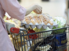 Zakupy wielkanocne 2026: szukamy promocji na mięso, nabiał i warzywa