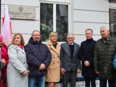 Na Zakaczawiu odsłonięto tablicę upamiętniającą pierwszą powojenną drukarnię w Legnicy