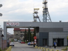 Górnicy z PG Silesia bez pełnych pensji i odpraw. Napięcie wokół kopalni nie ustaje