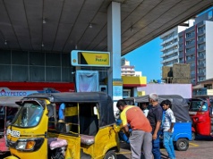 Konflikt na Bliskim Wschodzie uderza w Azję. Wprowadzono reglamentację paliwa
