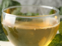 Filiżanka po posiłku dla lekkiego brzucha. Babciny sposób wraca do łask