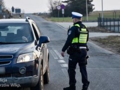 Nowe przepisy nie dały kierowcom do myślenia. Policja podsumowała pierwszy miesiąc
