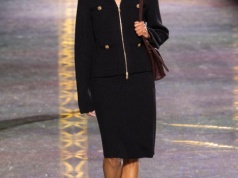 50-latka otworzyła najnowszy pokaz Chanel. Stephanie Cavalli wraca w wielkim stylu