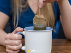 Czarna, zielona czy biała herbata jest najzdrowsza? Ekspertka wyjaśnia