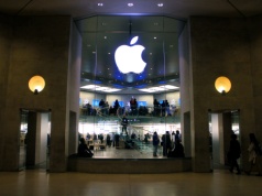 Apple przejmuje polską firmę. „Element strategii”