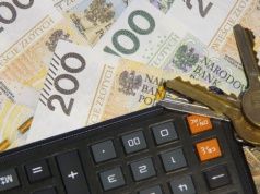 Seniorzy oddali mieszkania za dożywotnią rentę. Tyle miesięcznie wpływa na ich konta