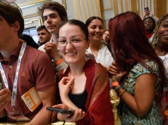 Wielkanocny boom konwersji i oznaki odrodzenia wiary w Stanach Zjednoczonych